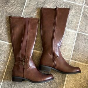 Solanz riding style boots. Brand new. Chocolate Brown